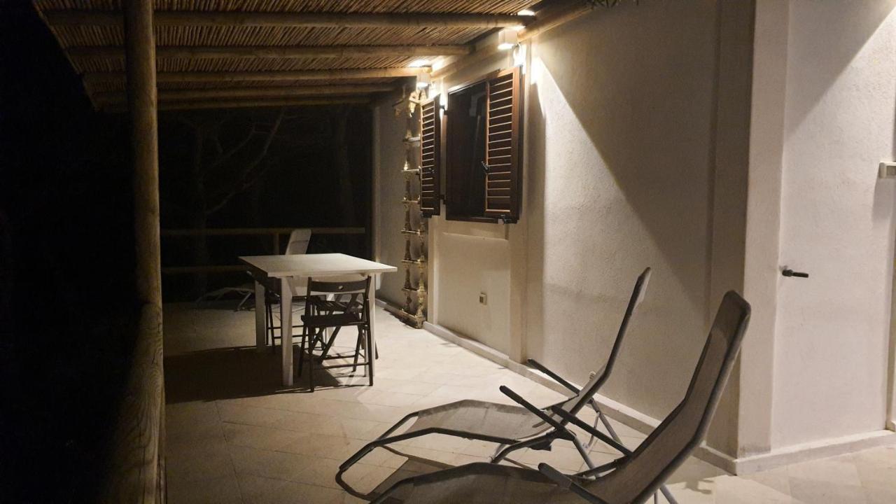 Hotel Sotto La Torre E Sopra Il Porticciolo Isola di Ustica Exterior foto