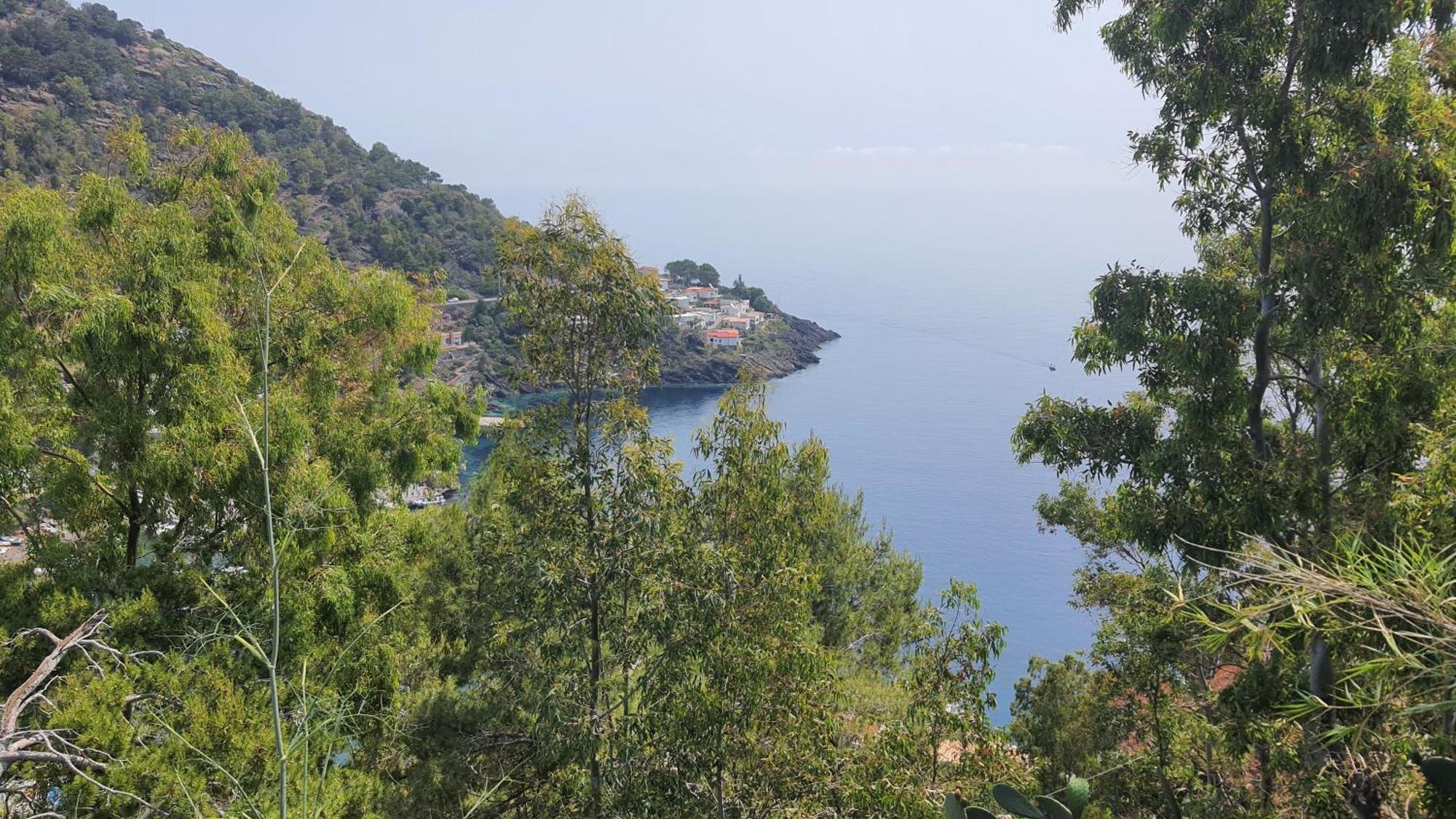 Hotel Sotto La Torre E Sopra Il Porticciolo Isola di Ustica Exterior foto