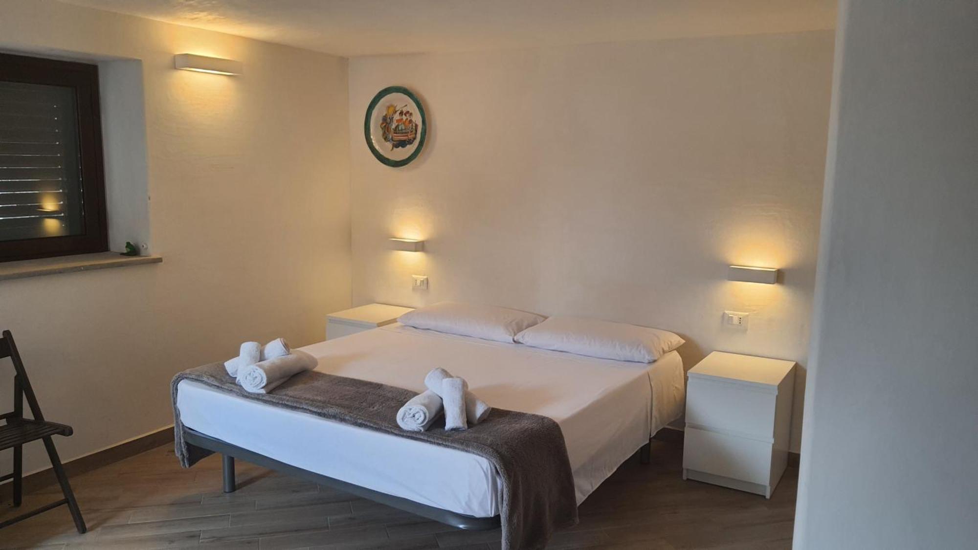Hotel Sotto La Torre E Sopra Il Porticciolo Isola di Ustica Habitación foto