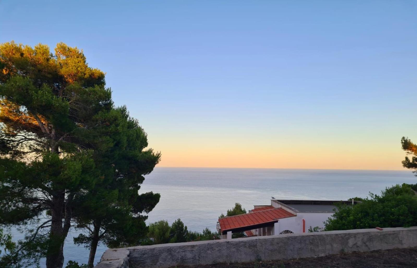 Hotel Sotto La Torre E Sopra Il Porticciolo Isola di Ustica Exterior foto