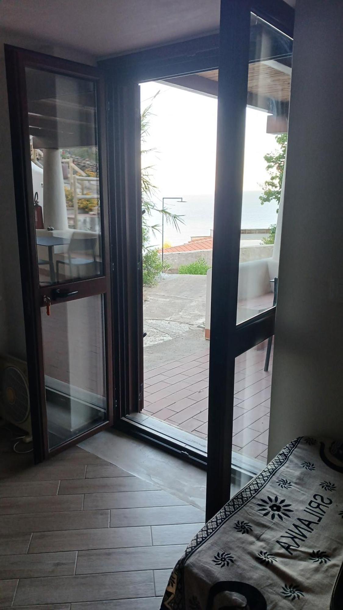 Hotel Sotto La Torre E Sopra Il Porticciolo Isola di Ustica Habitación foto