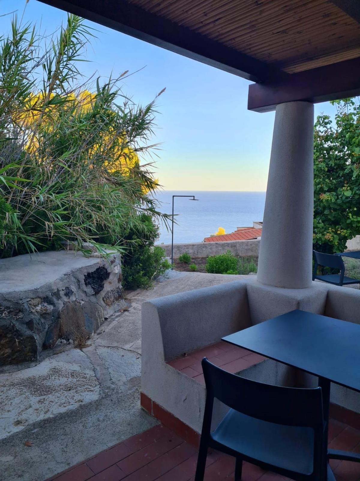 Hotel Sotto La Torre E Sopra Il Porticciolo Isola di Ustica Exterior foto